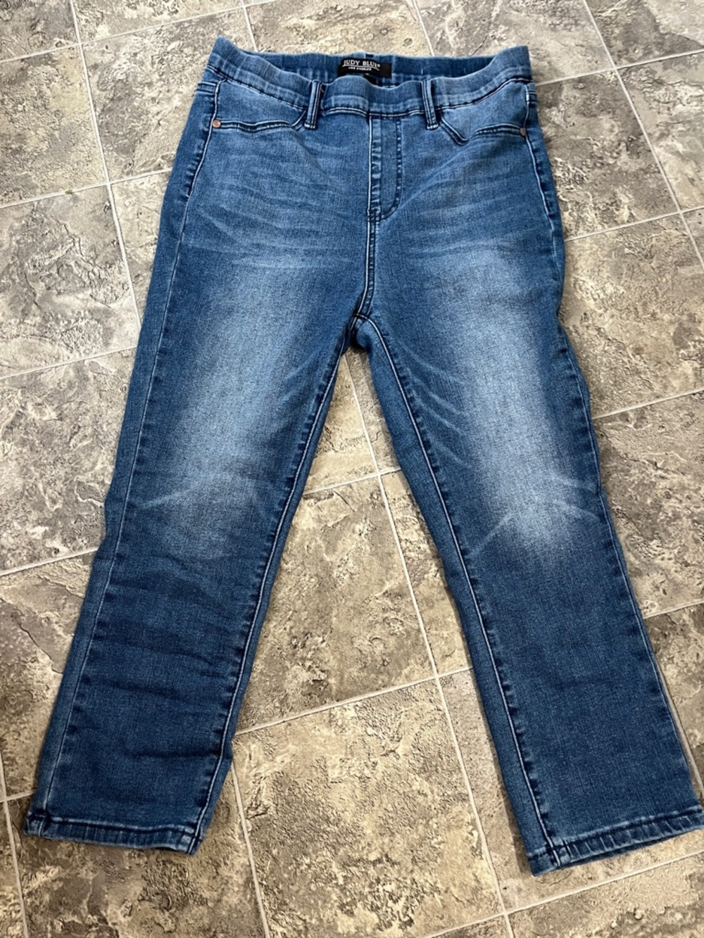 Judy Blue Medium Blue Stretch Capri Jeans